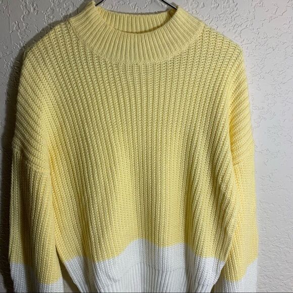Gianni Bini Spring Pastel Yellow White Striped Cable  Knit Sweater - M - Picture 4 of 6